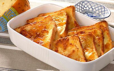 Bread and butter pudding with fenugreek Gouda