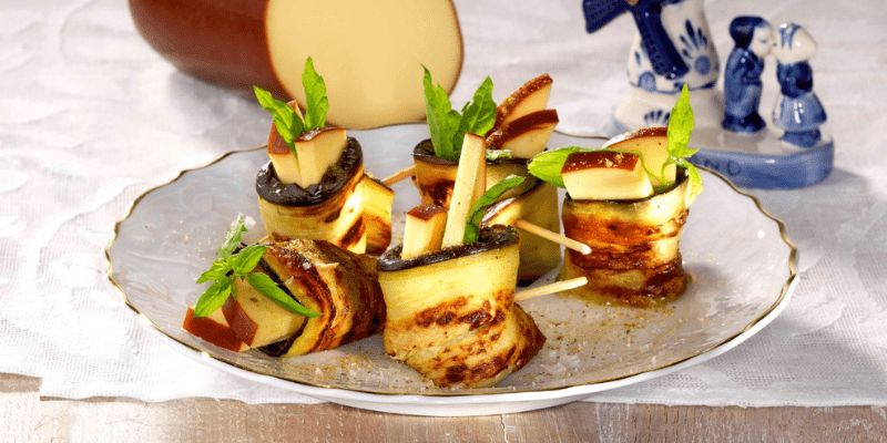 Aubergine rolletjes met rookkaas