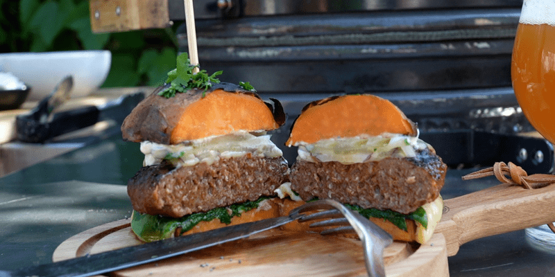 Smokey BBQ cheeseburger